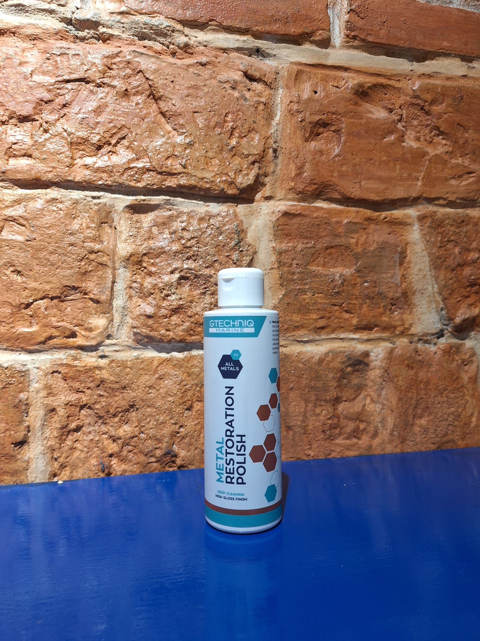 Image of Gtechniq 250ml Marine Metal Resoration Polish